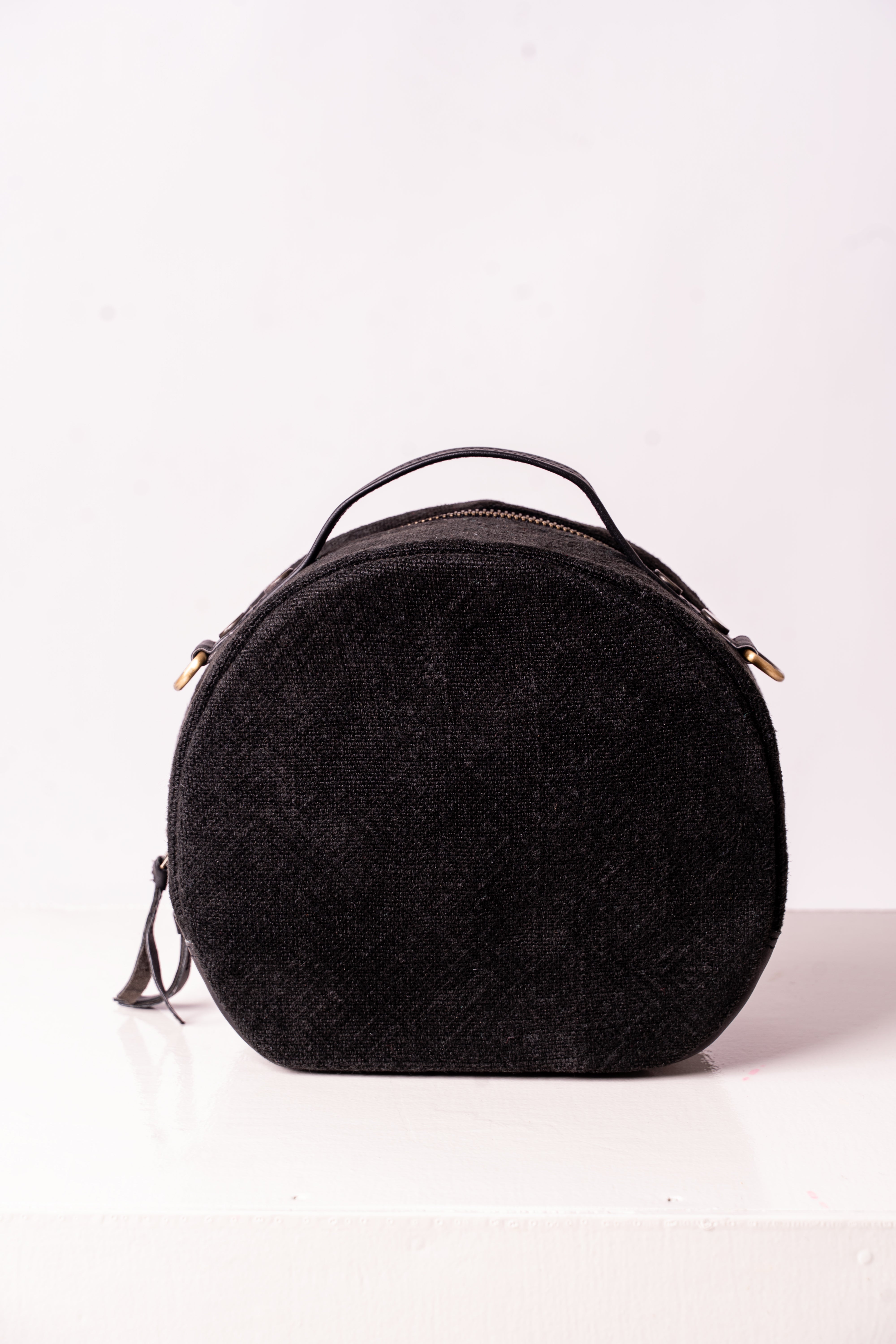 Jute round cheap sling bag